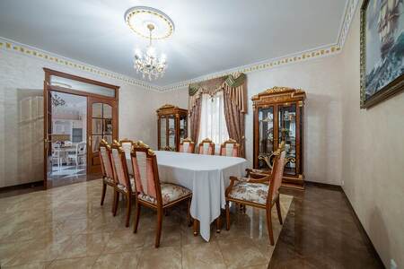 kottedzh-barskij-dom-banketnyj-zal-1